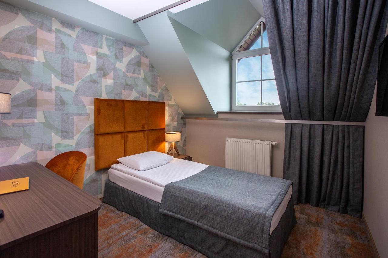 Hotel Styl 70 Pszczyna Buitenkant foto
