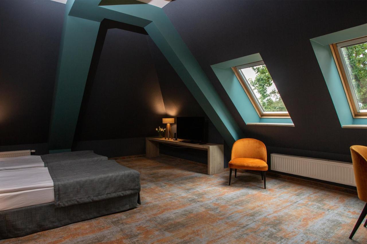Hotel Styl 70 Pszczyna Buitenkant foto